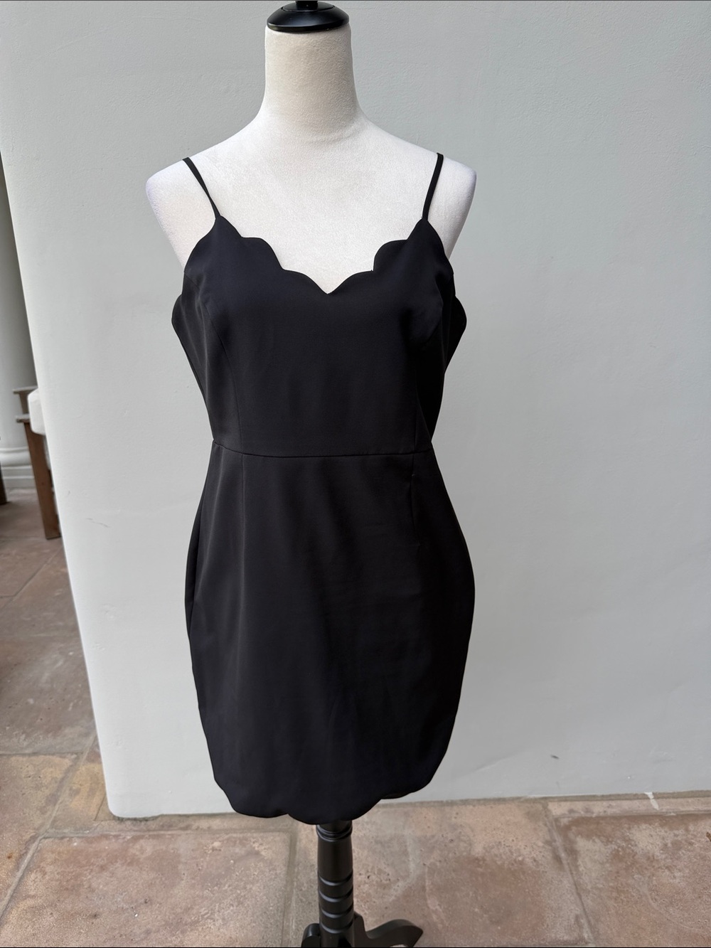 AQUA for BLOOMINGDALES Black Scallop Neck and Hem Mini Dress Size Medium
